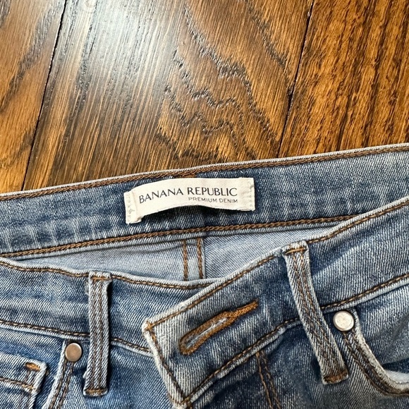 Banana Republic Distressed Skinny Ankle Jean - Picture 2 of 6